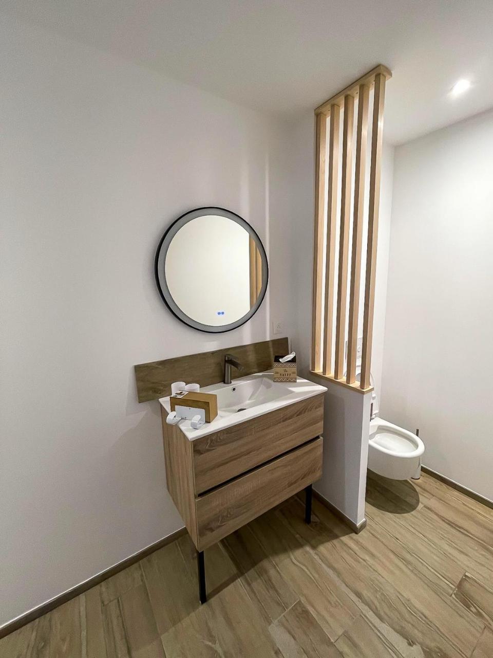 Appartements Guesthouse1 Et Guesthouse2 Sword Beach Colleville-Montgomery 外观 照片